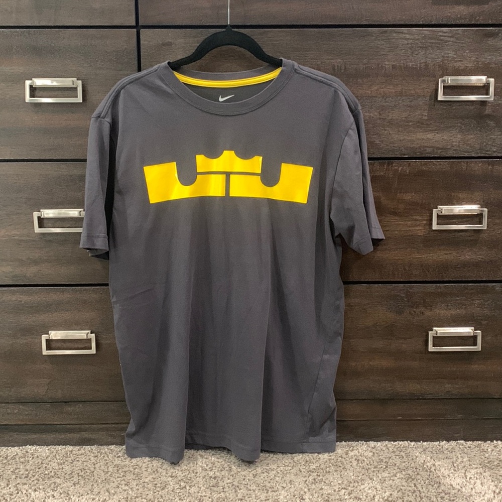 Nike Labron James Tshirt